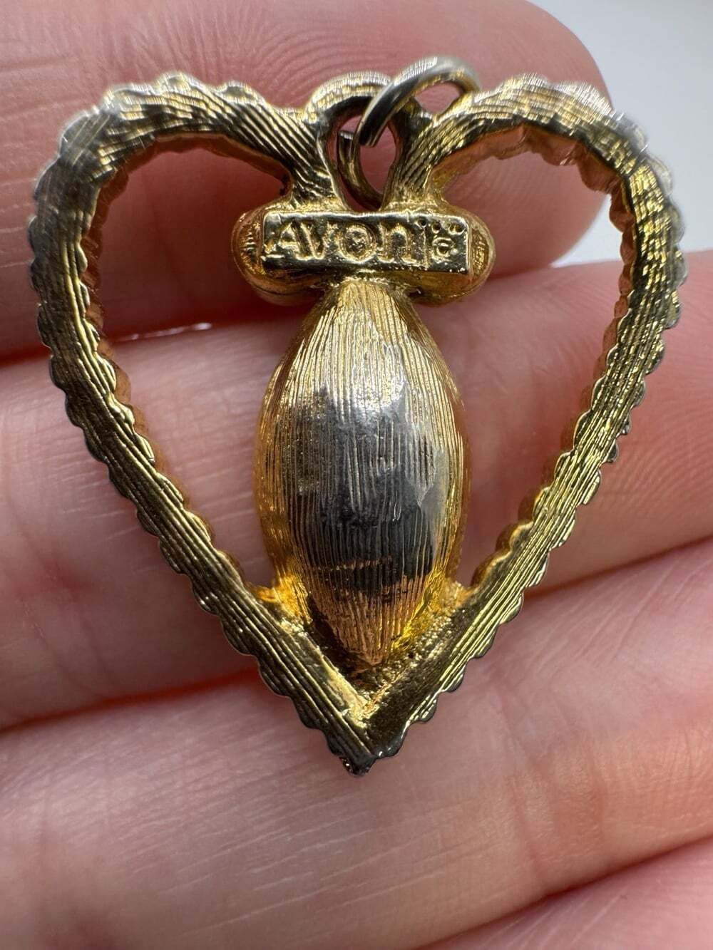 Vintage Avon Gold Tone Twisted Rope Heart Pendant Brown Amber Glass Necklace - Picture 2 of 3